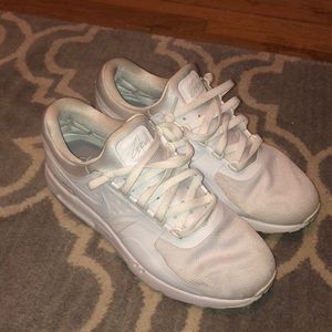 White Nike air max zeros
